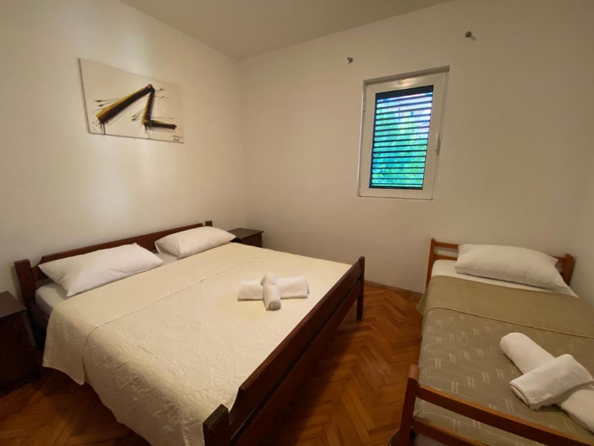 Apartments Mandarina Garden Petrovac Buitenkant foto