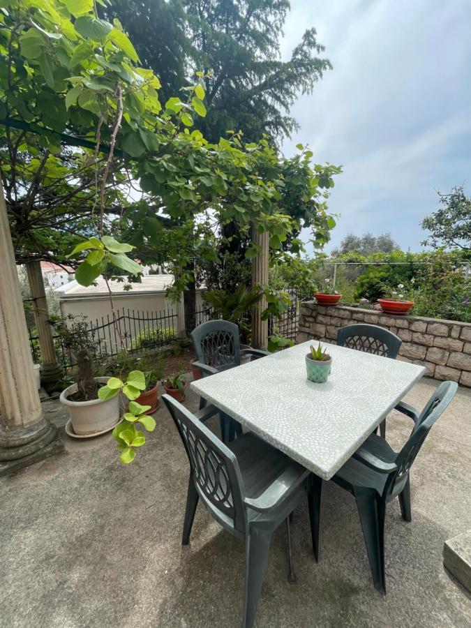 Apartments Mandarina Garden Petrovac Buitenkant foto