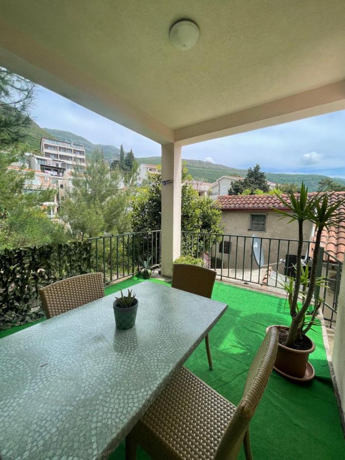Apartments Mandarina Garden Petrovac Buitenkant foto