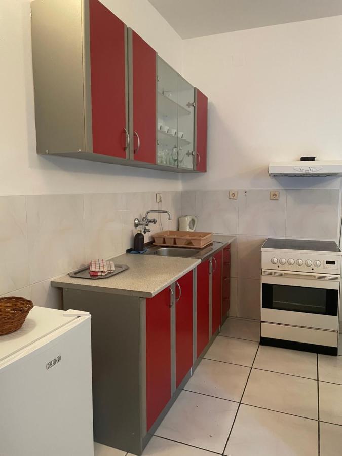 Apartments Mandarina Garden Petrovac Buitenkant foto
