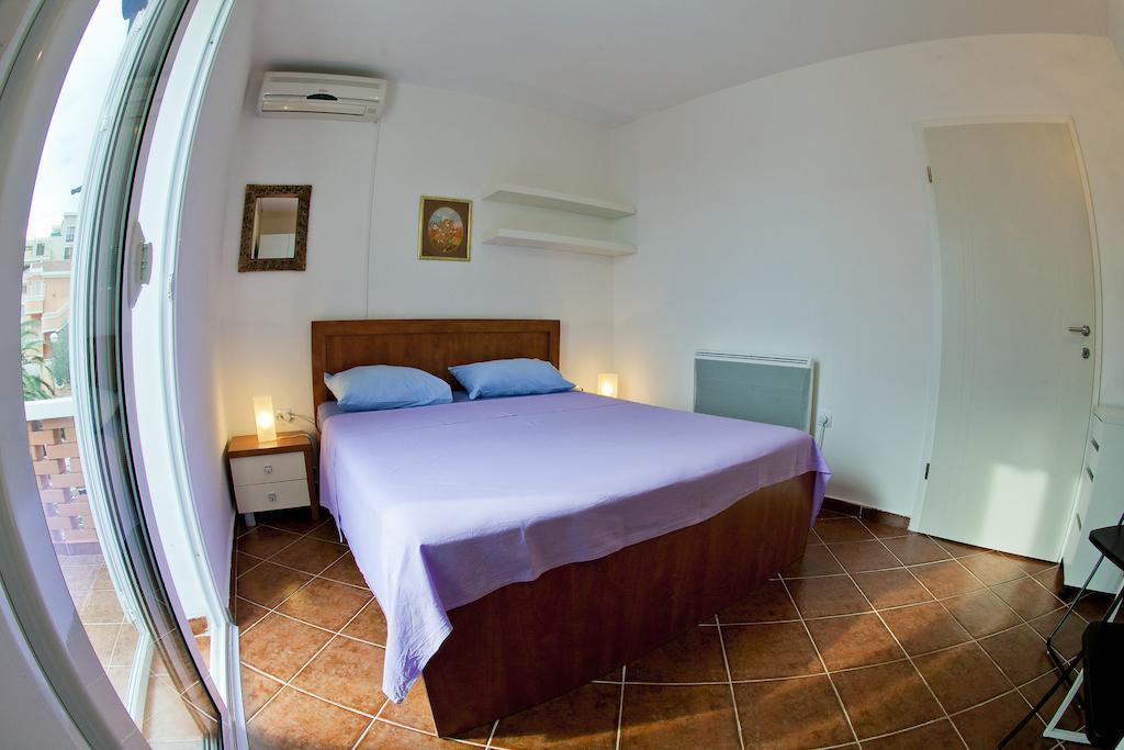 Apartments Mandarina Garden Petrovac Kamer foto