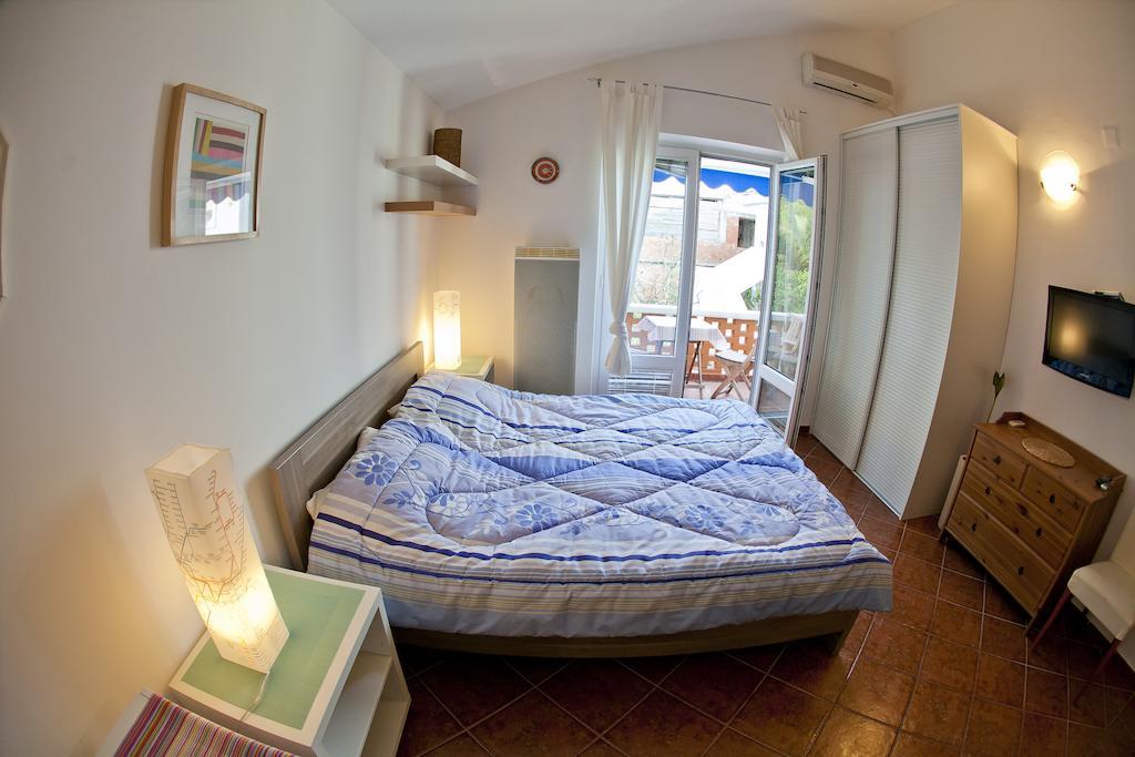 Apartments Mandarina Garden Petrovac Kamer foto