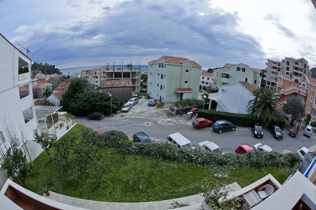 Apartments Mandarina Garden Petrovac Buitenkant foto