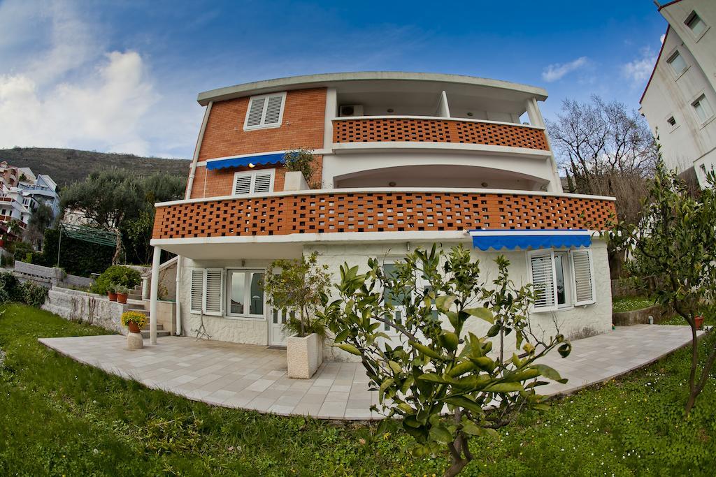 Apartments Mandarina Garden Petrovac Buitenkant foto