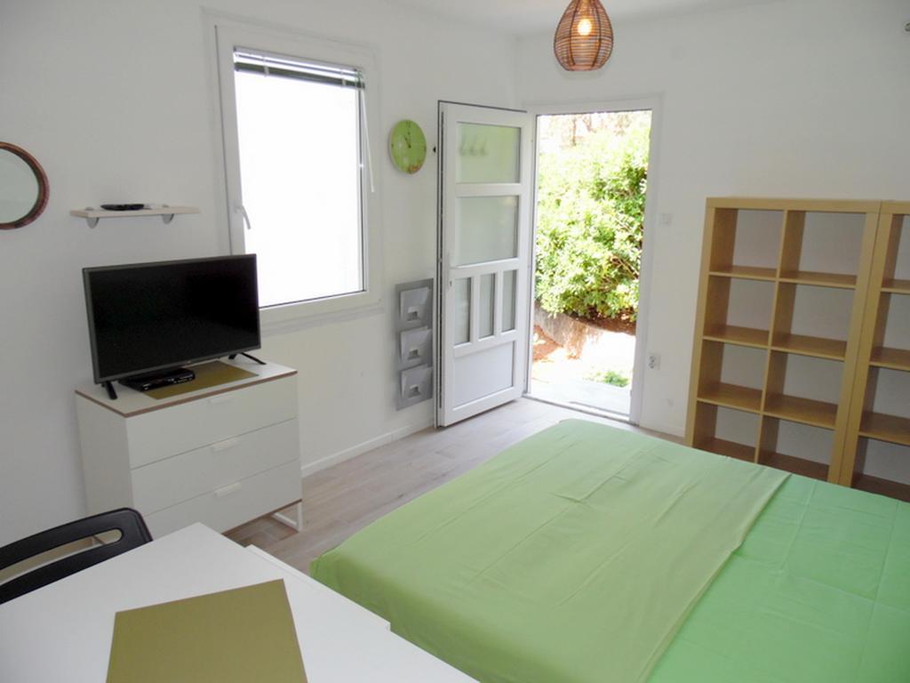 Apartments Mandarina Garden Petrovac Kamer foto