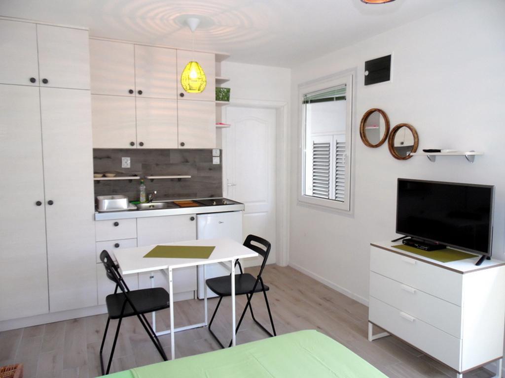 Apartments Mandarina Garden Petrovac Buitenkant foto