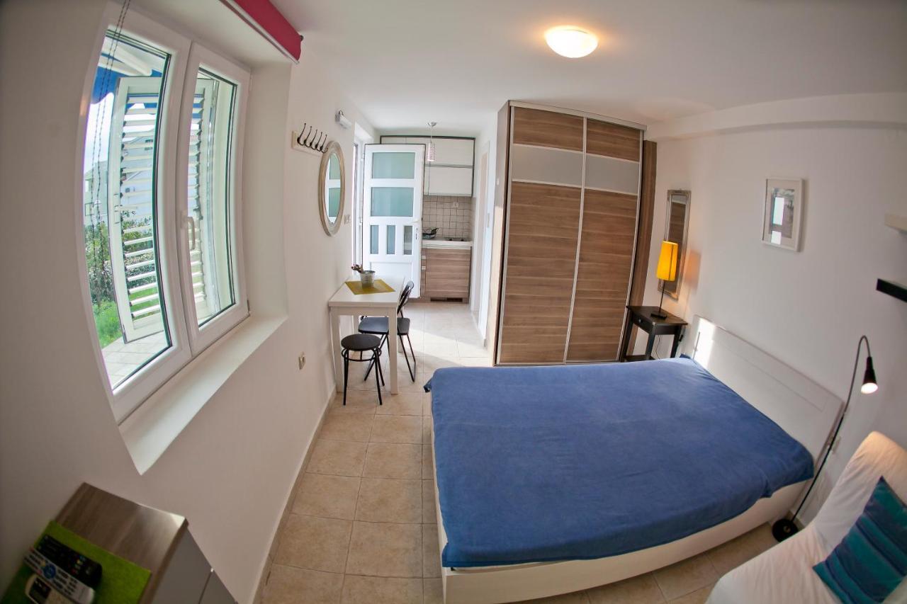 Apartments Mandarina Garden Petrovac Kamer foto
